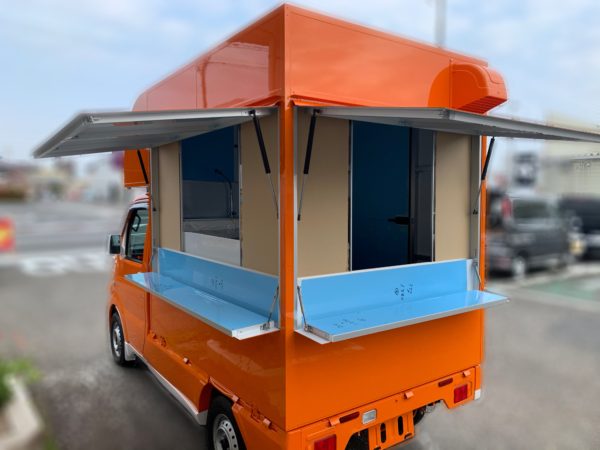 キッチンカー K660 背面